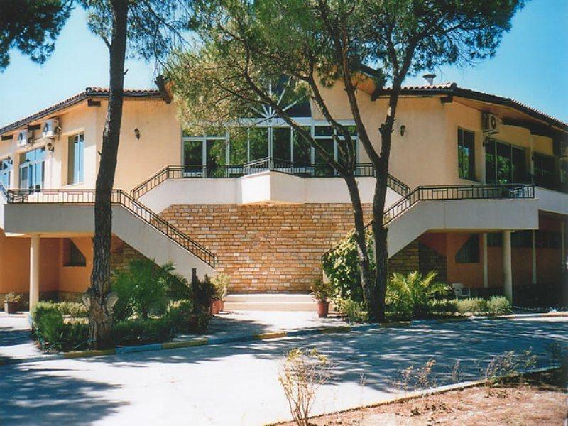 Hotel Mali I Robit Golem  Exterior photo